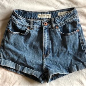 Bullhead Mom Shorts Size 3